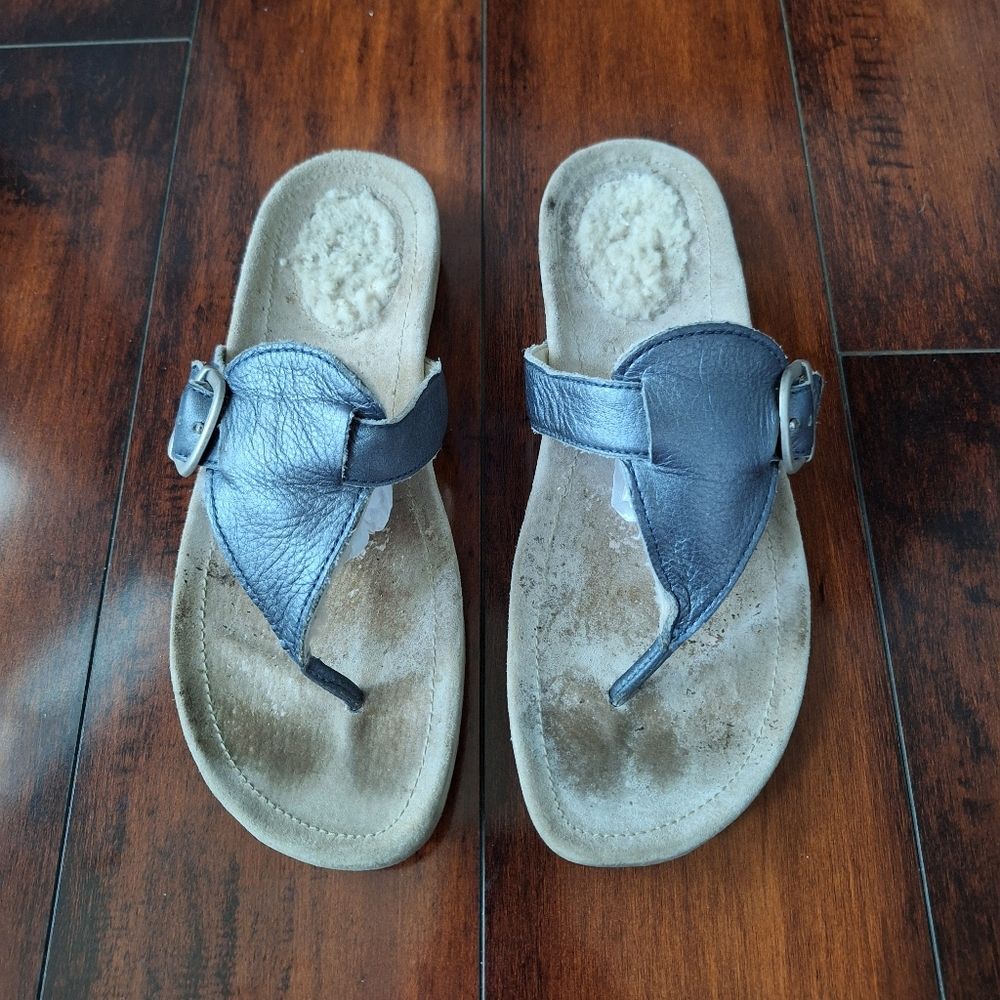 UGG Women's Gypsy Sandals Size 9